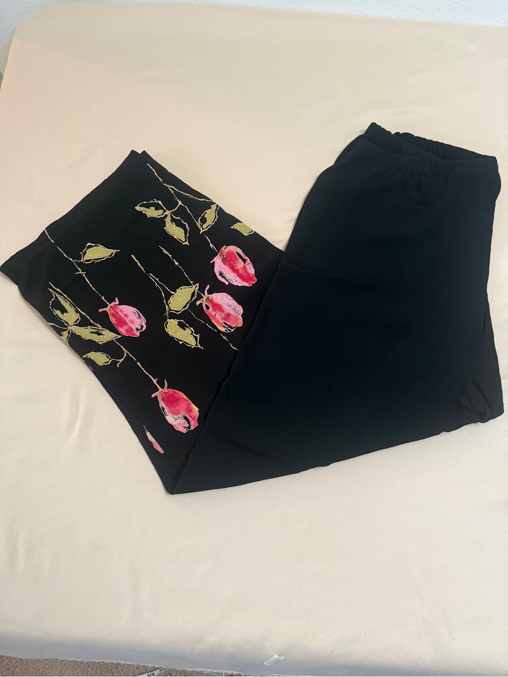Chico's Black Cropped Ankle Pants - Size 3